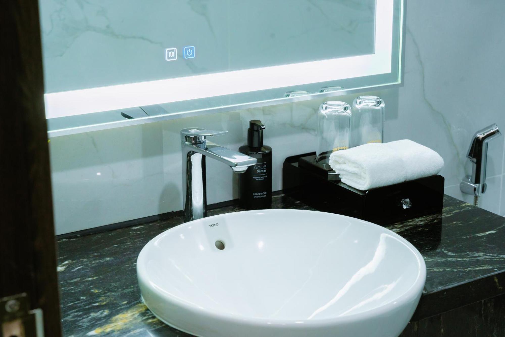 Sc Luxury Hotel 下龍 外观 照片